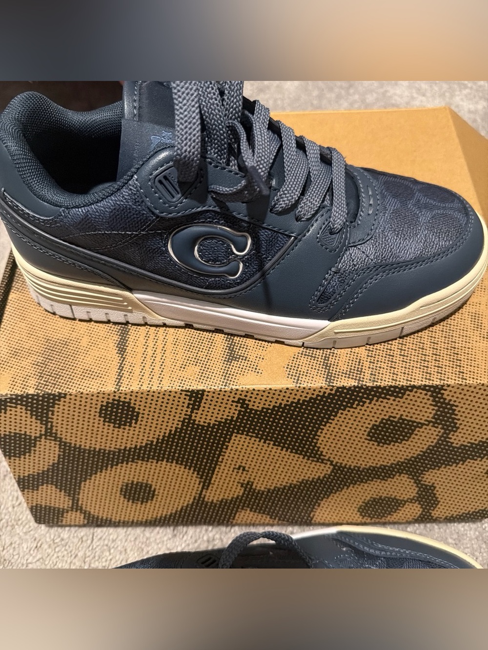 Coach Men's Navy and Cream Low-Top Sneaker